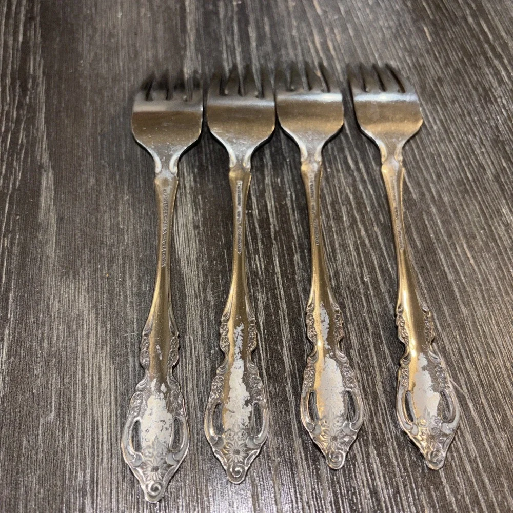 Oneida Stainless RAPHAEL Distinction Deluxe Set of 4 Salad Forks